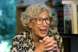 Carmena dice que no corregir la ley del `solo s&iacute; es s&iacute;` es "soberbia infantil": "El BOE est&aacute; lleno de rectificaciones"