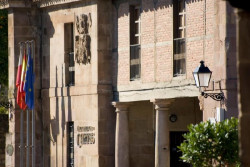 Cartes exige una respuesta "inmediata" tras dos meses y medio sin médico