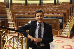 Casares (PSOE) dice que el sistema de salud c&aacute;ntabro es "un ejemplo" para toda Espa&ntilde;a