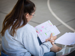 Casi 6 de cada 10 j&oacute;venes no se sienten representados por el sistema pol&iacute;tico espa&ntilde;ol, seg&uacute;n una encuesta