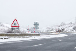 Cerrados por la nieve los puertos de Lunada y Estacas de Trueba