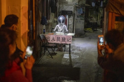 China confirma doce casos de coronavirus de transmisi&oacute;n local y 34 importados