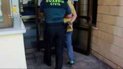 Cien detenidos por estafar m&aacute;s de un mill&oacute;n de euros con SMS fraudulentos, por los que hay mil denuncias en Cantabria