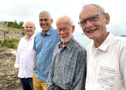 Científicos abordan en Suances la propiedad de los materiales luminiscentes para "ayudar a curar enfermedades"