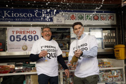Cinco administraciones de A Coru&ntilde;a, Lugo, Asturias, Almer&iacute;a y Madrid, copan el 86% del `Gordo`, el 5.490