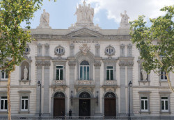 Confirmados diez años de prisión al cabecilla de una red cántabra que falsificó billetes