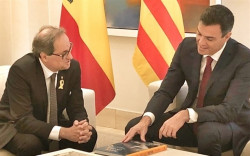 Cordones democr&aacute;ticos y lazos amarillos, por Manuel Olmeda Carrasco