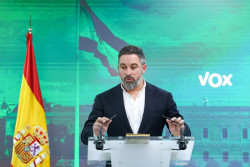 Cr&iacute;ticos de Vox denuncian una "deriva autocr&aacute;tica" y acusan a Abascal de ser una m&aacute;quina de "picar carne" en redes