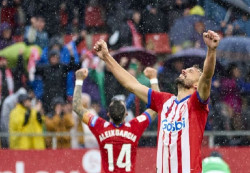 (Cr&oacute;nica) El Girona da emoci&oacute;n al sue&ntilde;o `Champions` y la Real Sociedad ata Europa