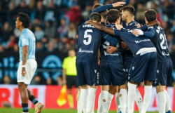 (Cr&oacute;nica) La Real Sociedad sujeta la ambici&oacute;n europea de Valencia y Las Palmas