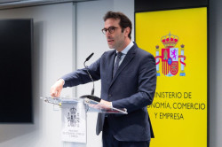 Cuerpo siguiendo instrucciones de S&aacute;nchez apoya el acercamiento a China siempre en contra de los intereses de Espa&ntilde;a