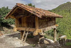 Cultura convoca unas jornadas internacionales en Liébana con los hórreos como protagonistas