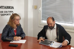 Cultura valorará un plan de conservación para la colección de la Sala Robayera de Miengo