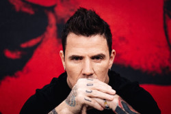 Dani Mart&iacute;n lanza &aacute;lbum despu&eacute;s de 4 a&ntilde;os: "Yo me invent&eacute; El Canto del Loco, &iquest;c&oacute;mo voy a dejar de cantar mis canciones?"