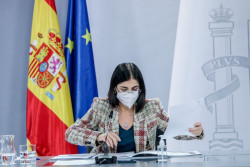Darias descarta de momento la reducci&oacute;n de cuarentenas a 4-5 d&iacute;as hasta que lo diga S&aacute;nchez