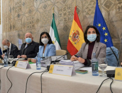 Darias no ve necesaria la vacunaci&oacute;n obligatoria en Espa&ntilde;a, (Cada d&iacute;a dicen algo diferente)