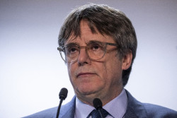 De hilaridad Puigdemont culpa a Aznar su imputaci&oacute;n por terrorismo 