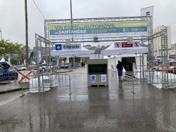 De la exposici&oacute;n de veh&iacute;culos frente a los Campos de Sport y&nbsp; la sandez del 30 km. por hora en Santander Por Carlos Magdalena&nbsp;
