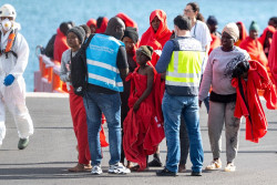 Declaradas en contingencia migratoria Canarias, Ceuta y Melilla que abre la puerta al traslado de los menores