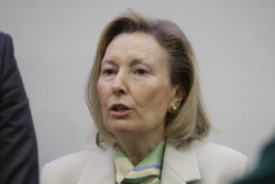 Defensa resalta la "necesidad" de incorporar mujeres al sector: "No nos podemos permitir el lujo de perderlas"