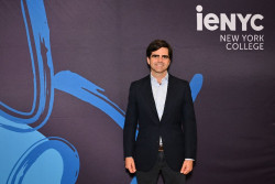 Del Alcázar, CEO del IE, defiende las becas para atraer "a los mejores": "A veces la gente brillante no tiene recursos"