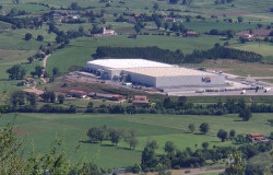 Denuncian que unos cien trabajadores de las oficinas de Lupa trabajan por encima de las 39 horas