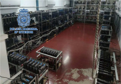 Desmantelada con dos detenidos una granja de criptomonedas oculta en un pol&iacute;gono industrial