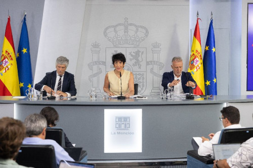 Despu&eacute;s de un mes S&aacute;nchez aprueba el `mando &uacute;nico` en Ceuta y nombra a Torres en el punto de mira de la UCO cuando ten&iacute;a que nombrar un militar