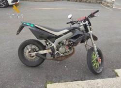  Detenido un vecino de Castro por robar un ciclomotor de reparto de un restaurante