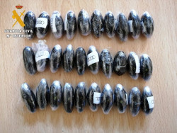 Detenidos cuando circulaban por la A-8 con 30 bellotas de hach&iacute;s