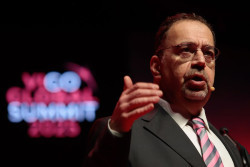 Economía-El Nobel Daron Acemoglu pide IA "protrabajador" y no "automatizadora" para evitar "problemas con la democracia"