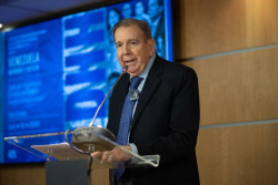 Edmundo González asegura que "algo tiene que ocurrir" tras el despliegue militar de EEUU frente a Venezuela