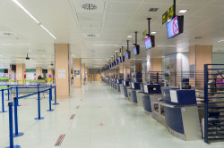 El aeropuerto de Ibiza registra cuatro cancelaciones y ocho vuelos desviados por la dana