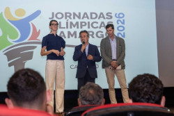 El alcalde de Camargo, Movell&aacute;n, con Ra&uacute;l Chapado y Ruth Beitia clausuran las Jornadas de Olimpismo de Camargo ante 300 alumnos