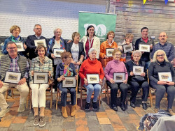 El Ayuntamiento rinde homenaje a los comerciantes jubilados con motivo del 120 aniversario del mercado de la Esperanza