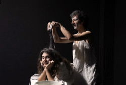 El Caf&eacute; de las Artes acoge hoy una muestra de creaci&oacute;n a cargo de la compa&ntilde;&iacute;a Musaloka, con su proyecto `Redoble`