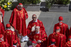  El c&aacute;ntabro Carlos Osoro y otros cinco cardenales espa&ntilde;oles participan en la elecci&oacute;n del nuevo Pont&iacute;fice