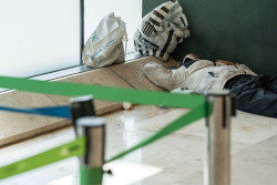 El capell&aacute;n de Barajas pide a los pol&iacute;ticos una soluci&oacute;n para las personas sin hogar "vivan en Gran V&iacute;a o el aeropuerto"