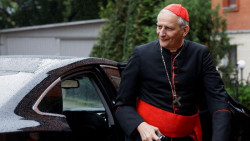 El cardenal Zuppi, de 69 a&ntilde;os, presidente de los obispos italianos y enviado especial a Ucrania, suena en el C&oacute;nclave