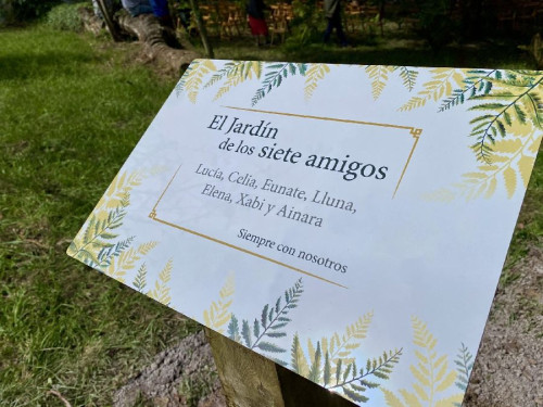 El CIFP La Granja instala `El Jard&iacute;n de los siete amigos` en homenaje a las v&iacute;ctimas de El Bocal, alumnos del centro