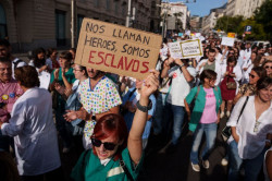 El comit&eacute; de huelga amenaza con intensificar sus protestas tras la aprobaci&oacute;n de un Estatuto sin apoyo m&eacute;dico