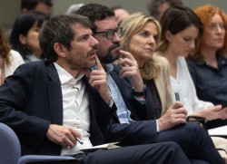 El comunista Urtasun quiere eliminar  la tauromaquia con el apoyo de Sanchez