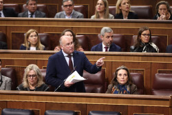 El Congreso aprueba pedir el despliegue "inmediato" de Frontex en la ruta canaria, con el apoyo de PP, Vox y PNV