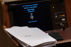 El Congreso empieza 2024 gast&aacute;ndose 3.000.000 en pantallas t&aacute;ctiles en los esca&ntilde;os  para que se entiendan los diputados