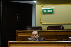 El Congreso mantiene su idea de suspender a &Aacute;balos de sueldo y derechos parlamentarios si el juez le env&iacute;a a prisi&oacute;n