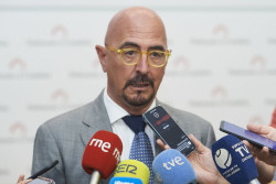 El consejero de Salud defiende el modelo público-privado 