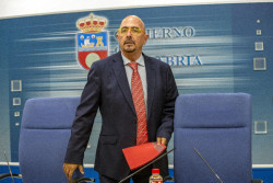 El consejero de Salud informará el 20 de febrero a los alcaldes sobre la situación sanitaria de Cantabria