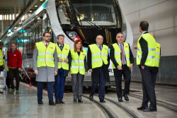 El consejero Media insiste en la reunión en CAF para examinar el estado de fabricación de los "presuntos" nuevos trenes