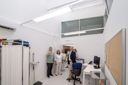 El consejero Pascual sigue robotizando el sistema sanitario de Cantabria ahora instala a "Lola" como contestador virtual en el ambulatorio de los Castros