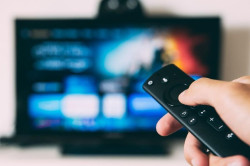El consumo televisivo de los espa&ntilde;oles en diciembre fue de 3 horas y 50 minutos al d&iacute;a, un 4% menos que en 2023